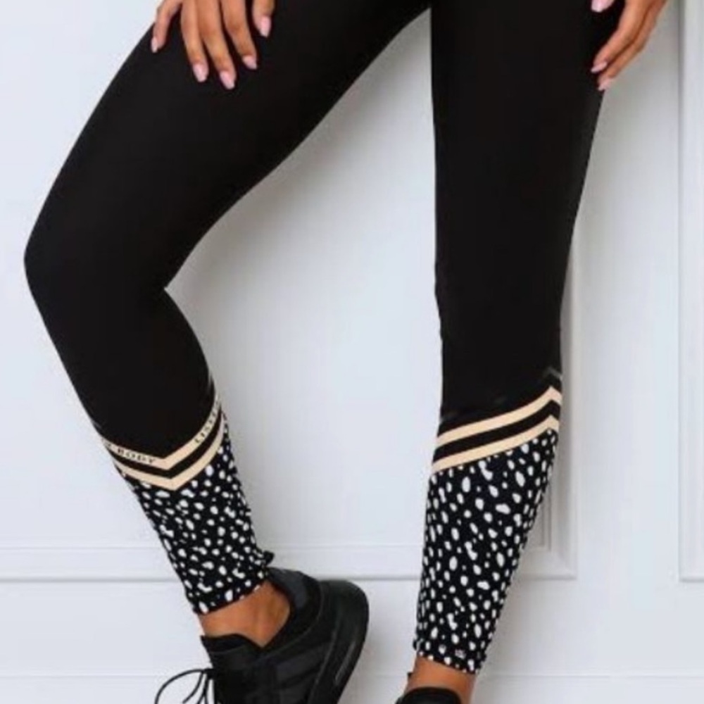 White Fox X Sarah’s Day sweet & sassy leggings